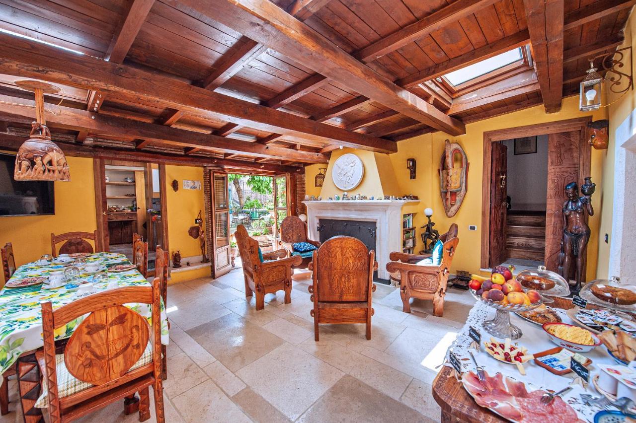 B&B Bone Novelle Dimora Storica Palazzo Zuzi ลาควิลา ภายนอก รูปภาพ