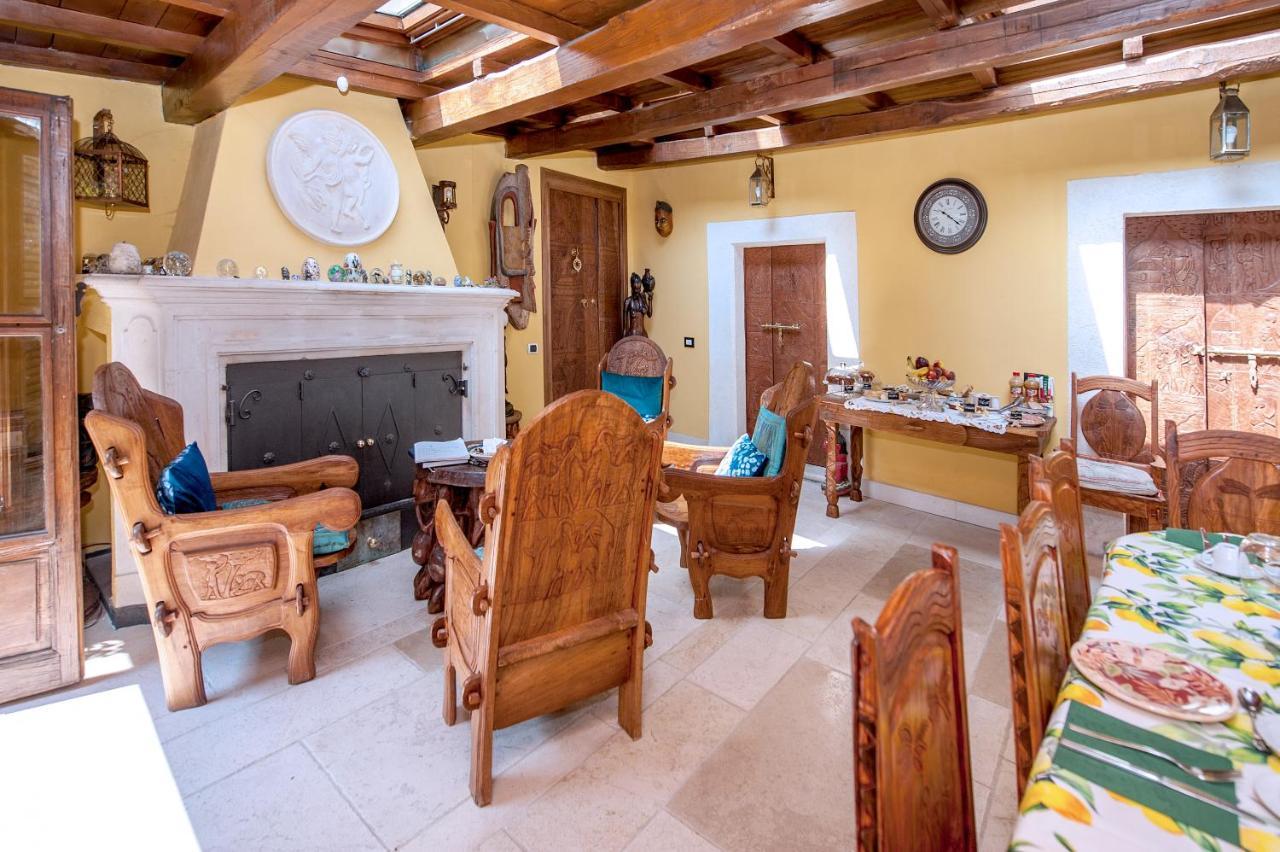 B&B Bone Novelle Dimora Storica Palazzo Zuzi ลาควิลา ภายนอก รูปภาพ