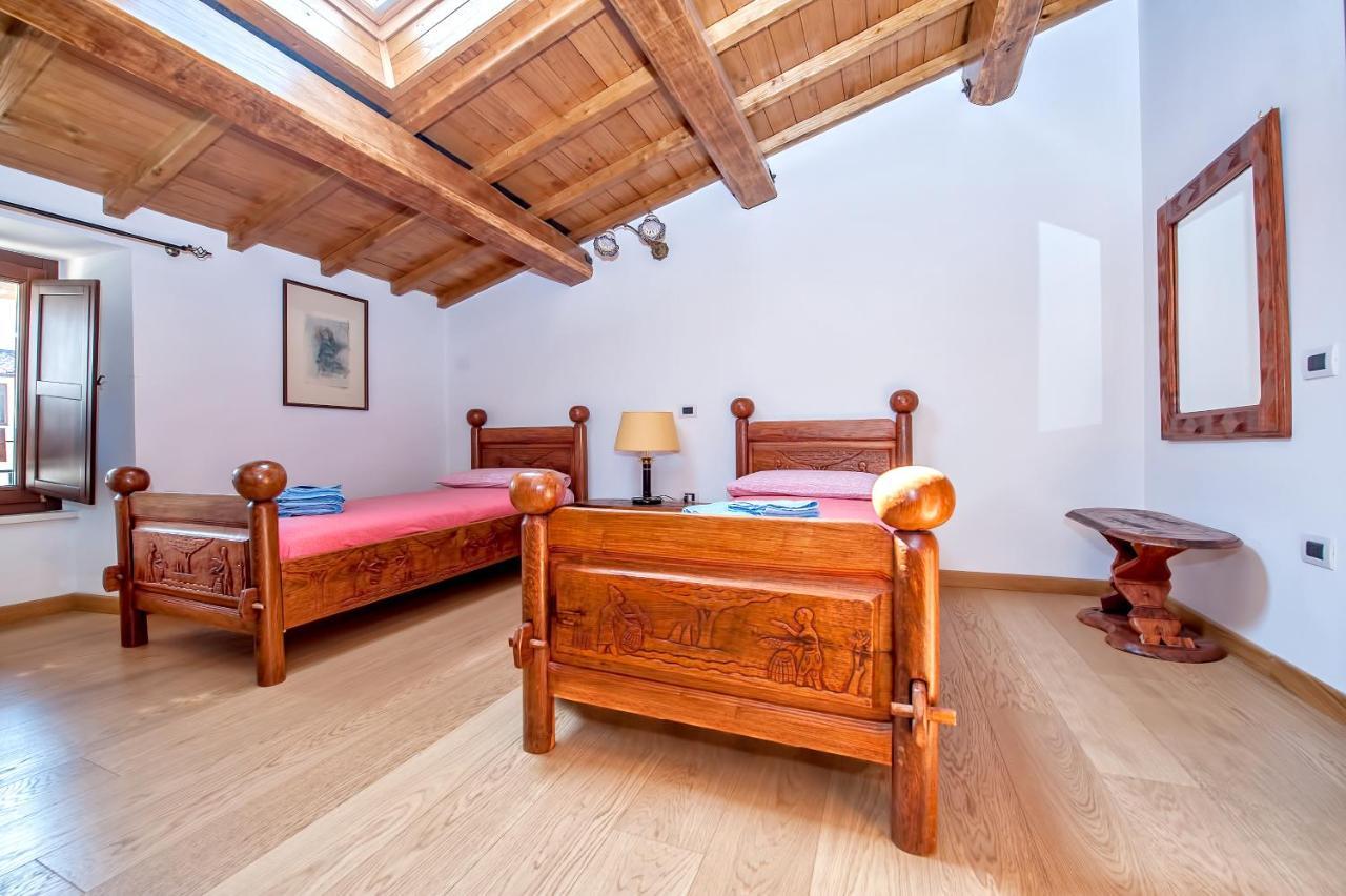 B&B Bone Novelle Dimora Storica Palazzo Zuzi ลาควิลา ภายนอก รูปภาพ