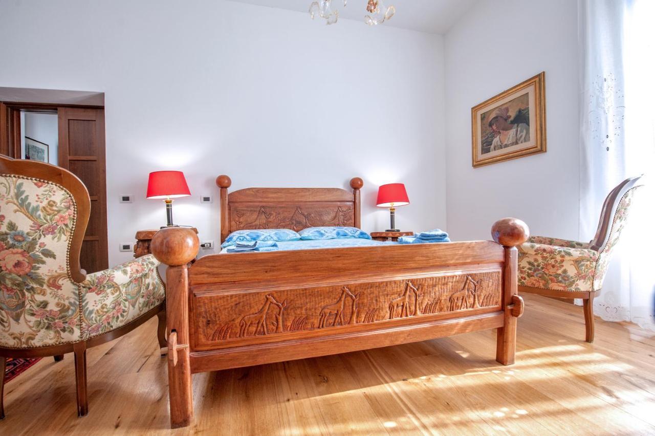 B&B Bone Novelle Dimora Storica Palazzo Zuzi ลาควิลา ภายนอก รูปภาพ
