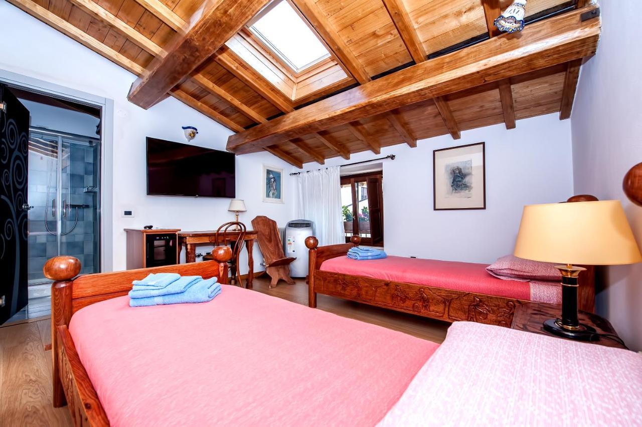 B&B Bone Novelle Dimora Storica Palazzo Zuzi ลาควิลา ภายนอก รูปภาพ