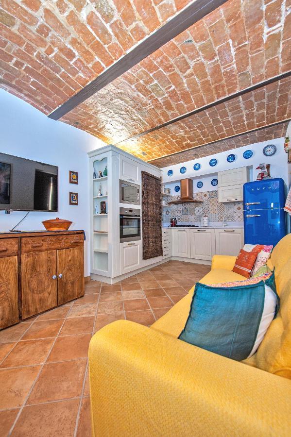 B&B Bone Novelle Dimora Storica Palazzo Zuzi ลาควิลา ภายนอก รูปภาพ