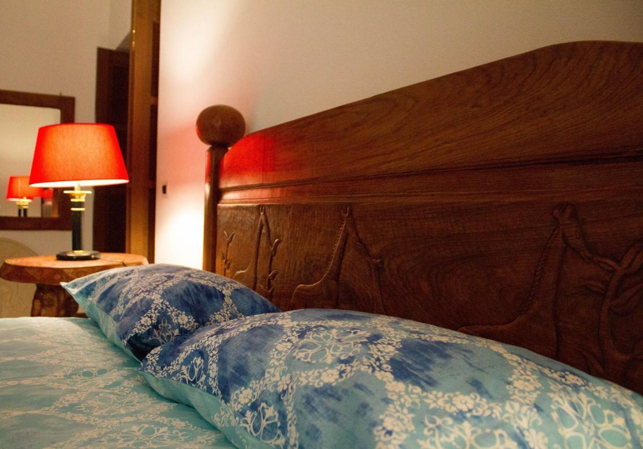 B&B Bone Novelle Dimora Storica Palazzo Zuzi ลาควิลา ภายนอก รูปภาพ