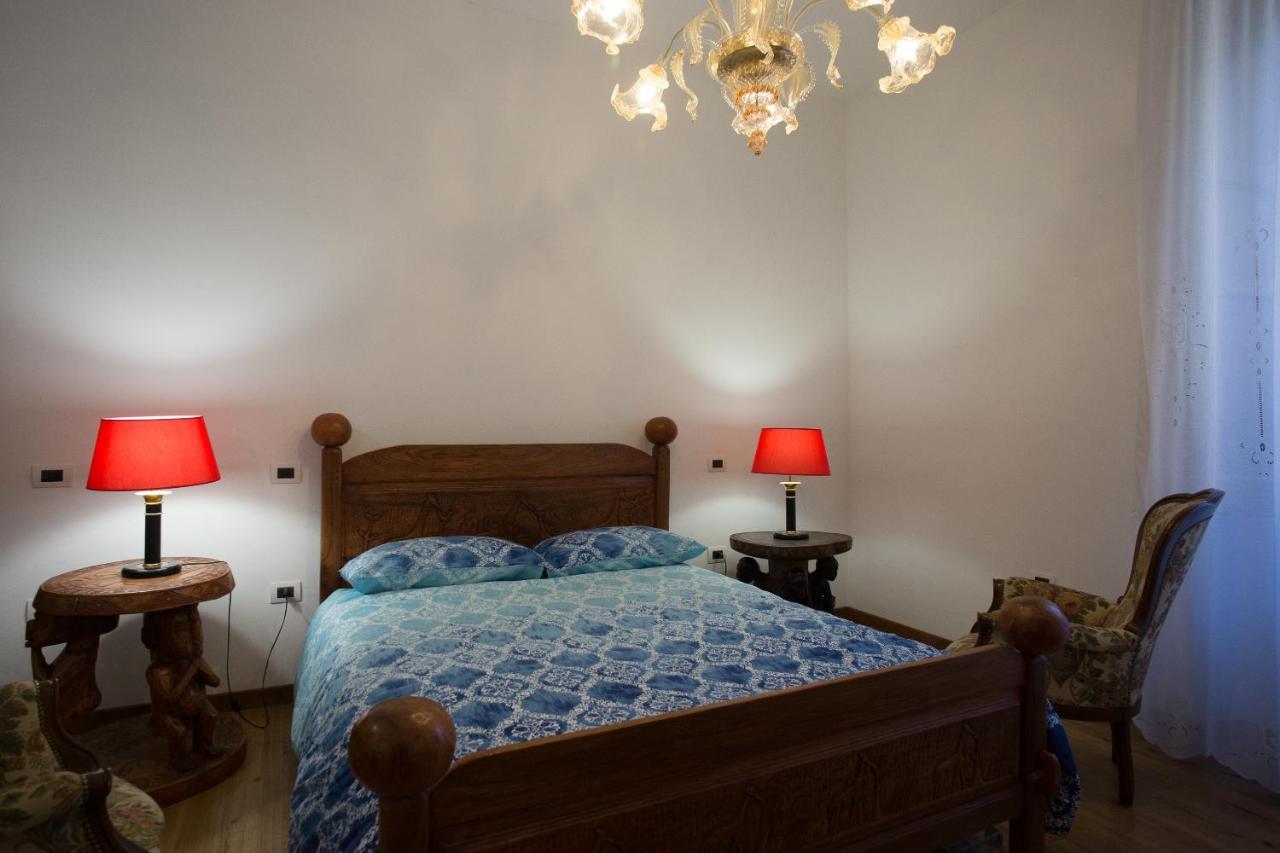 B&B Bone Novelle Dimora Storica Palazzo Zuzi ลาควิลา ภายนอก รูปภาพ