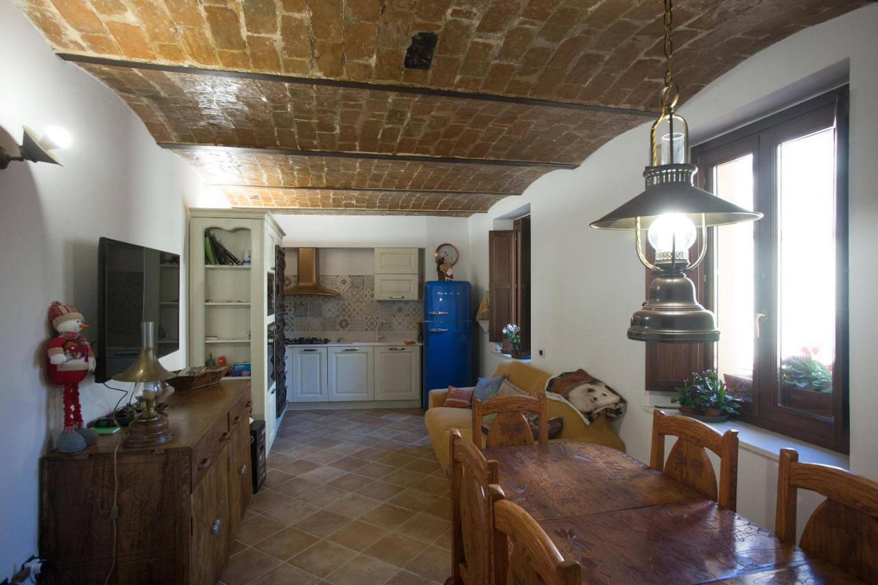 B&B Bone Novelle Dimora Storica Palazzo Zuzi ลาควิลา ภายนอก รูปภาพ